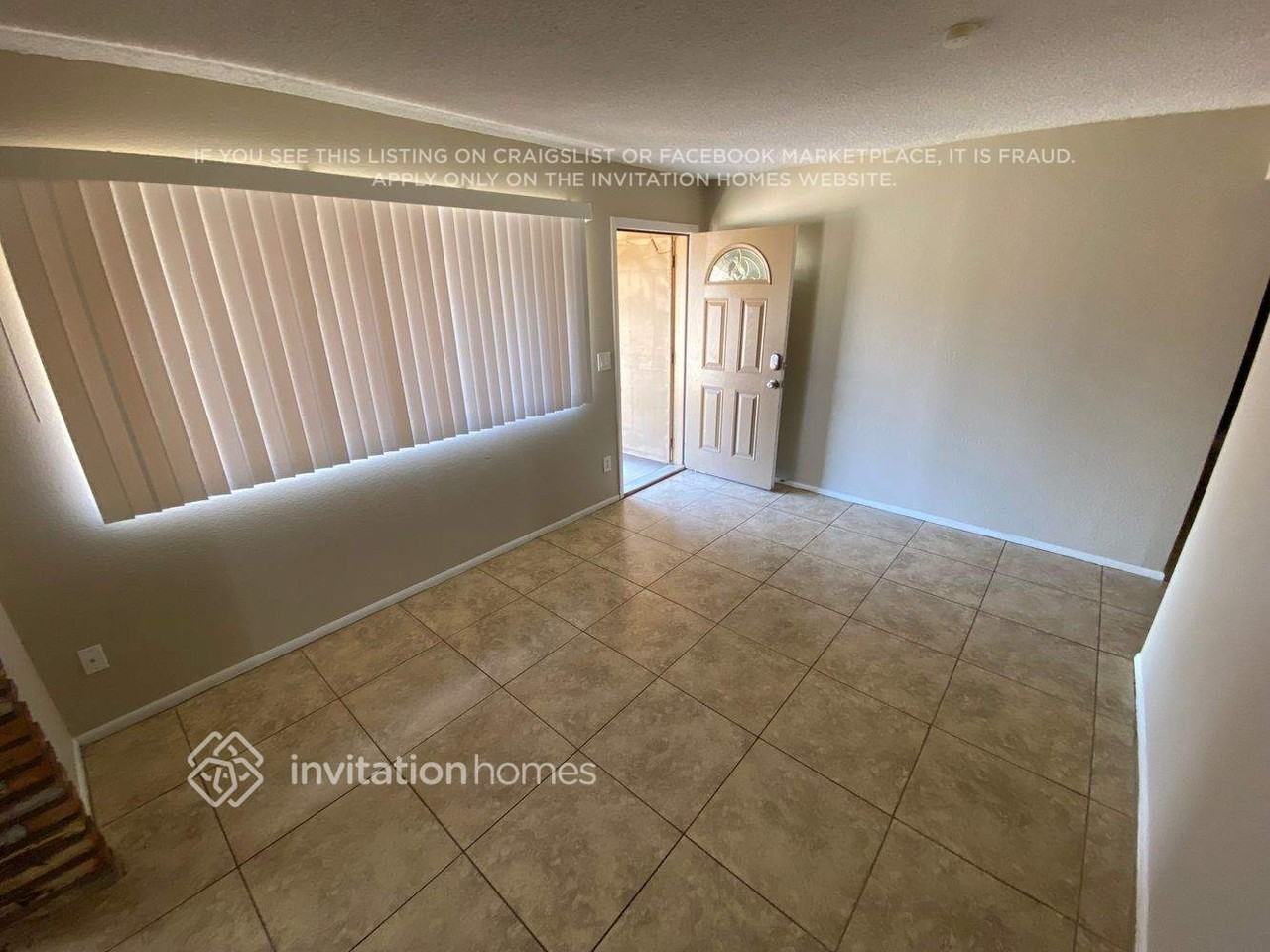 4424 W Caron St - Photo 2 of 18
