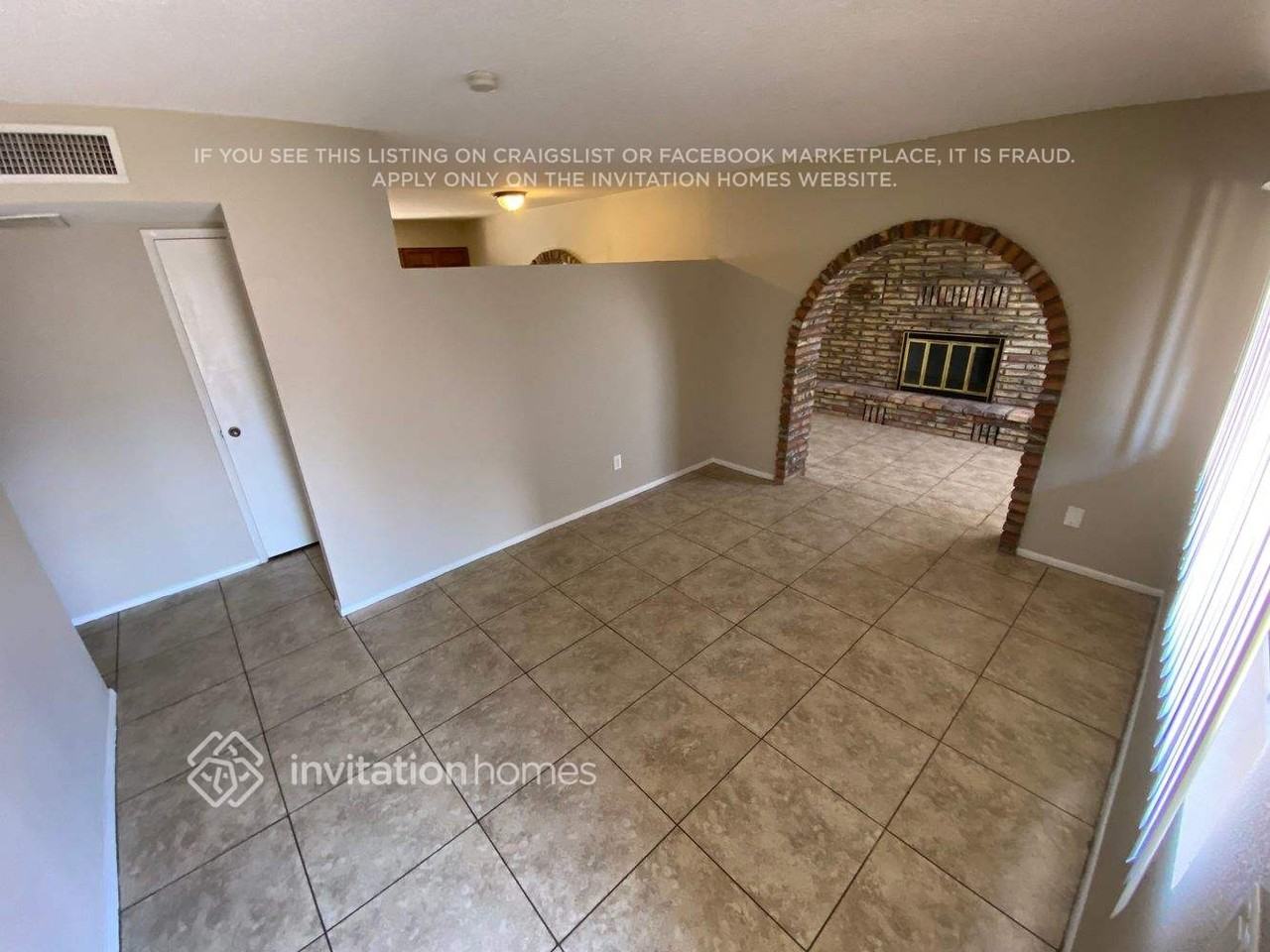 4424 W Caron St - Photo 3 of 18