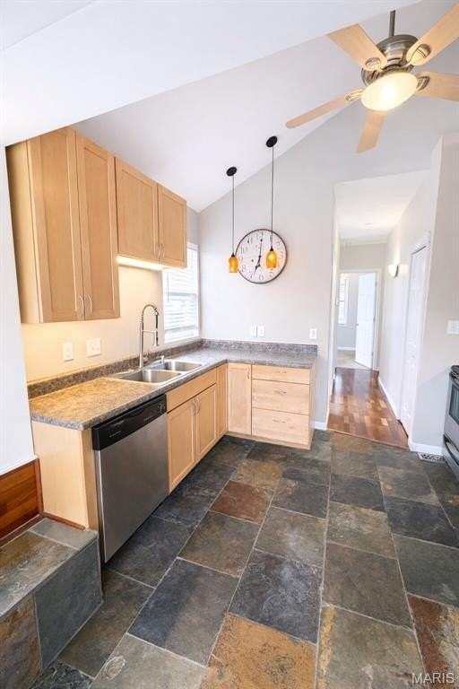 7615 Folk Ave - Photo 6 of 15