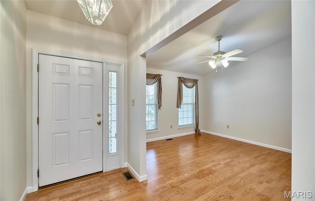 215 Cordovan Commons Pkwy - Photo 4 of 39