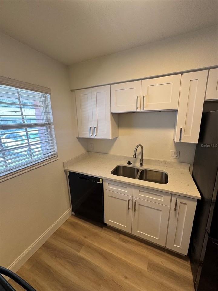 4812 Tangerine Ave #4812 - Photo 5 of 11