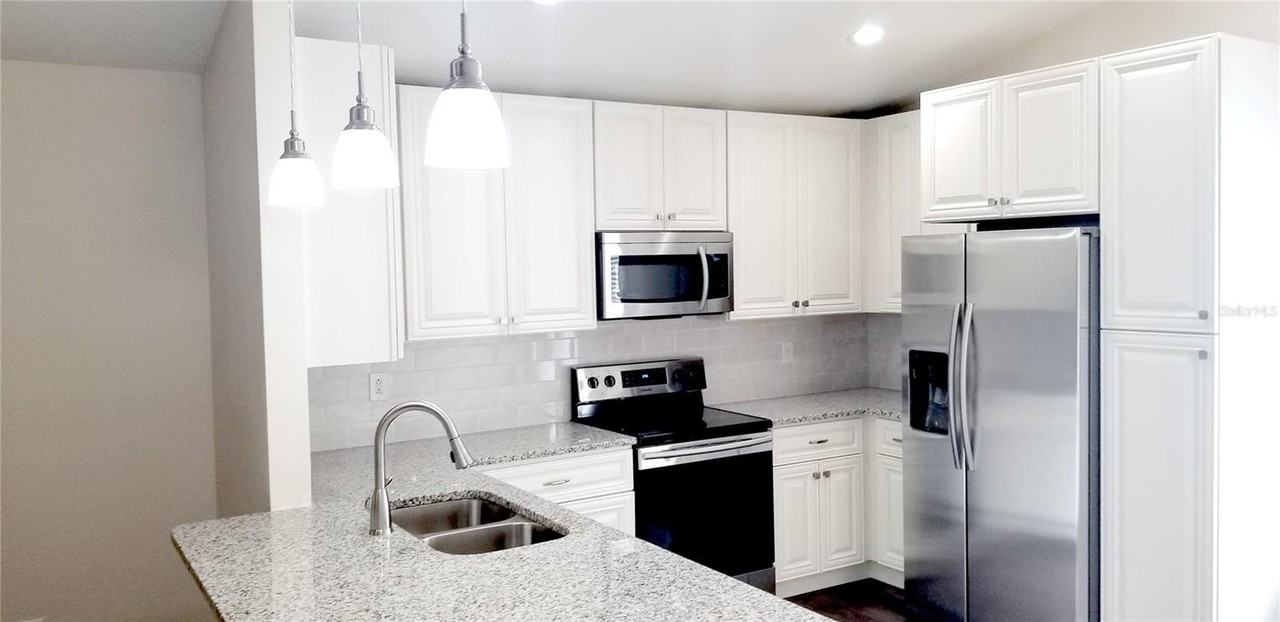 568 Carrigan Ave - Photo 4 of 16
