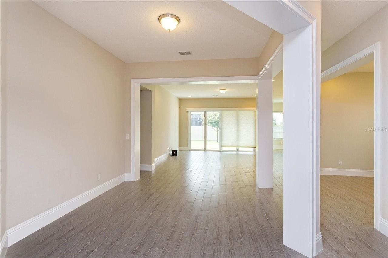 6354 Swanson St - Photo 3 of 24