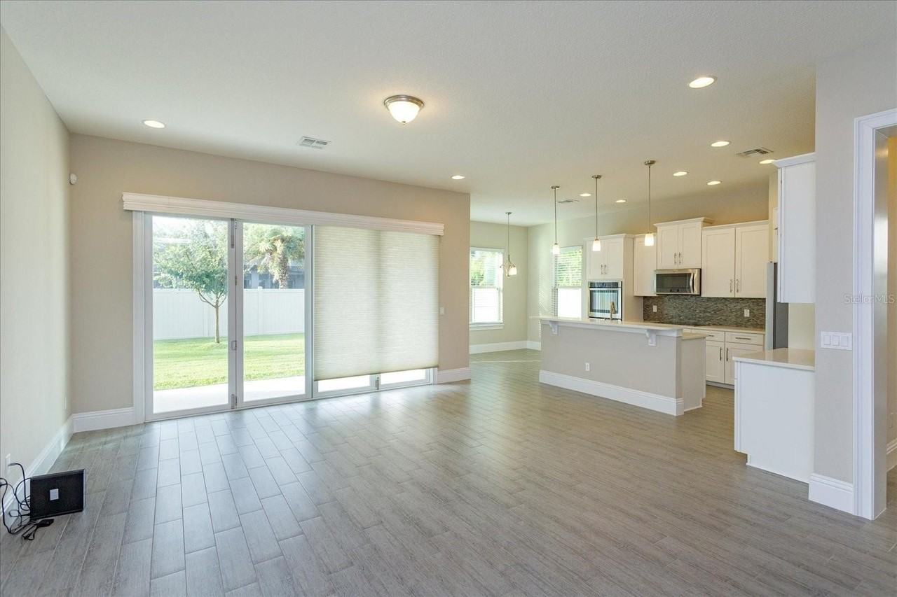 6354 Swanson St - Photo 5 of 24