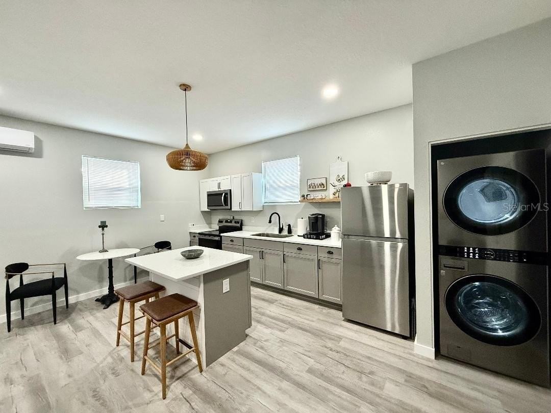 1183 Chestnut St #B - Photo 6 of 31