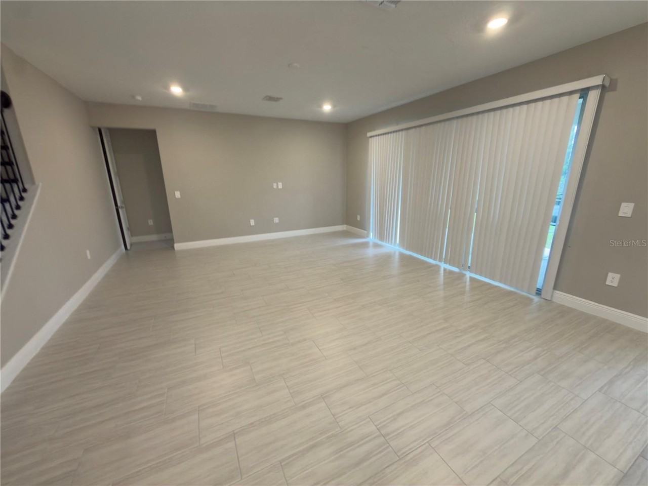 2133 Divot Dr - Photo 3 of 18