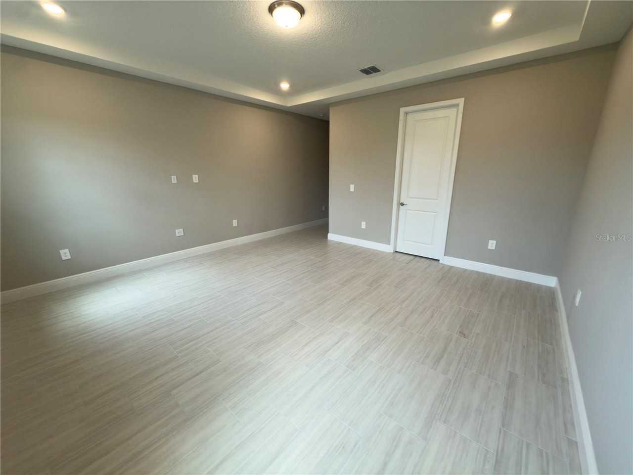 2133 Divot Dr - Photo 5 of 18