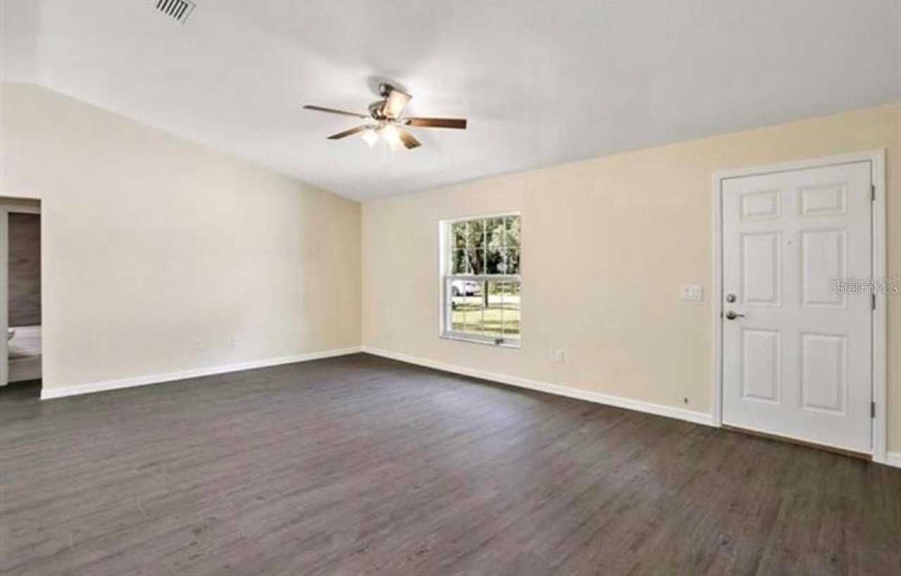 2920 Se 49th Pl - Photo 3 of 14