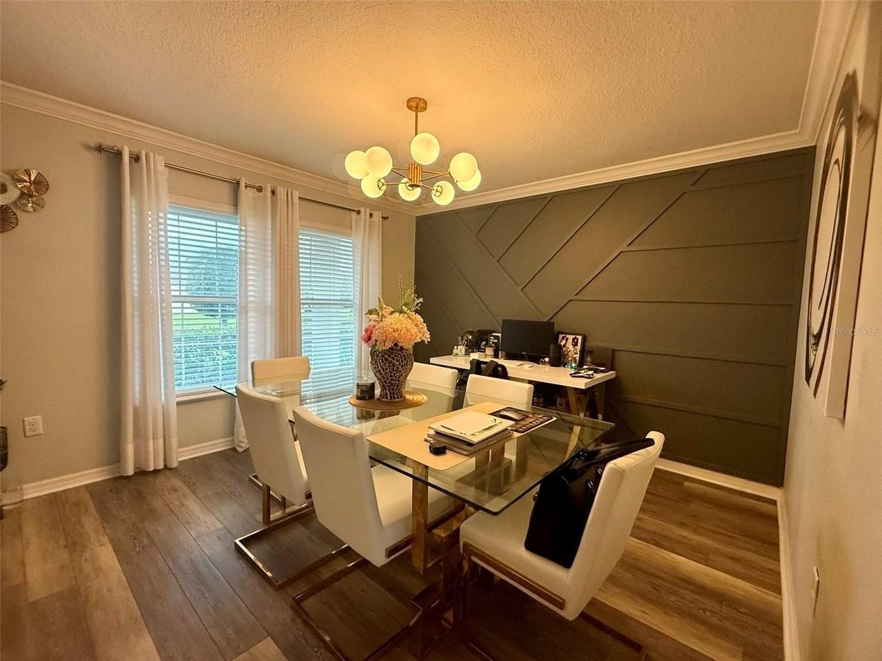 1103 Alta Vista Dr - Photo 4 of 31