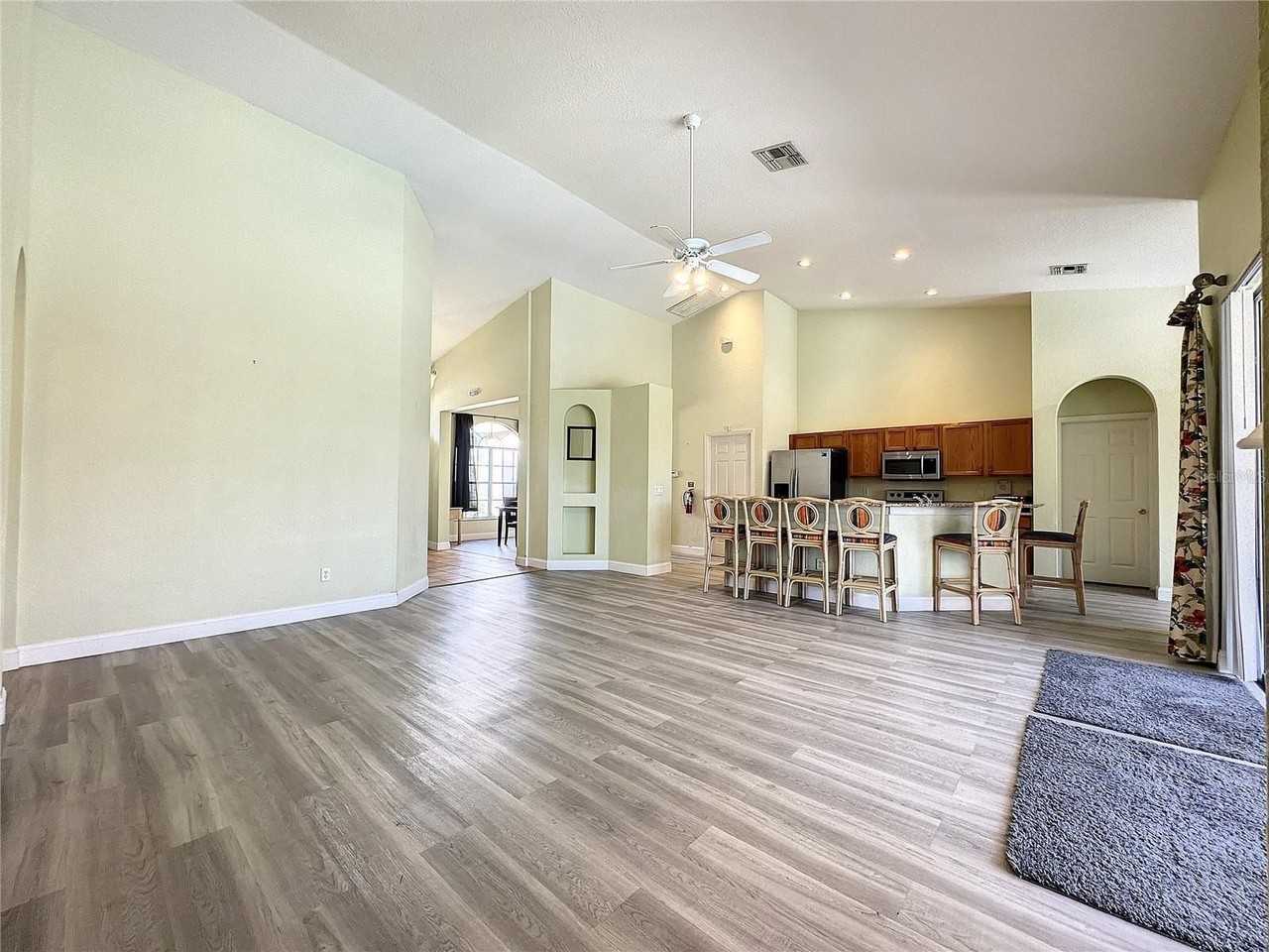 218 N Hampton Dr - Photo 4 of 47