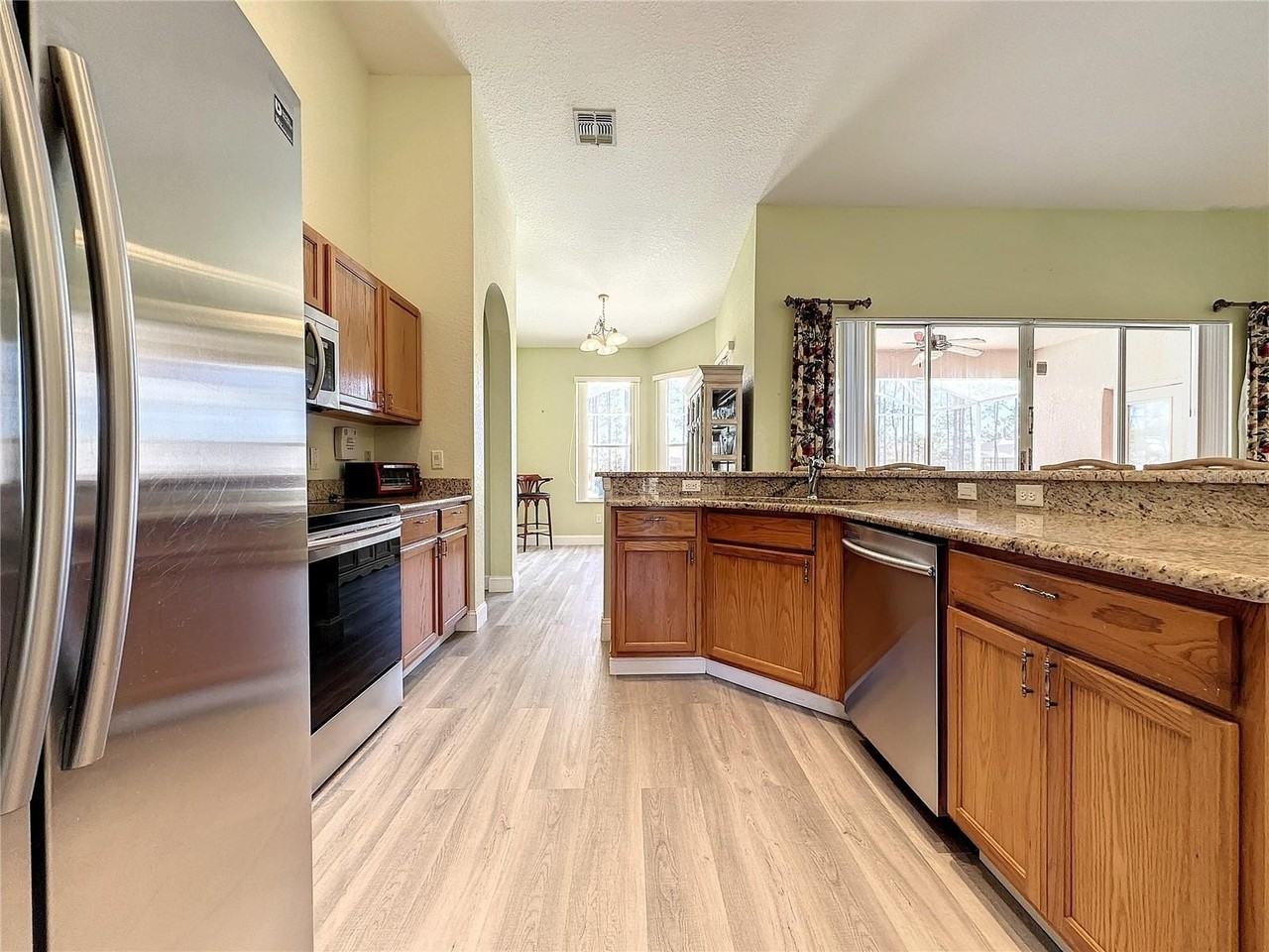 218 N Hampton Dr - Photo 5 of 47