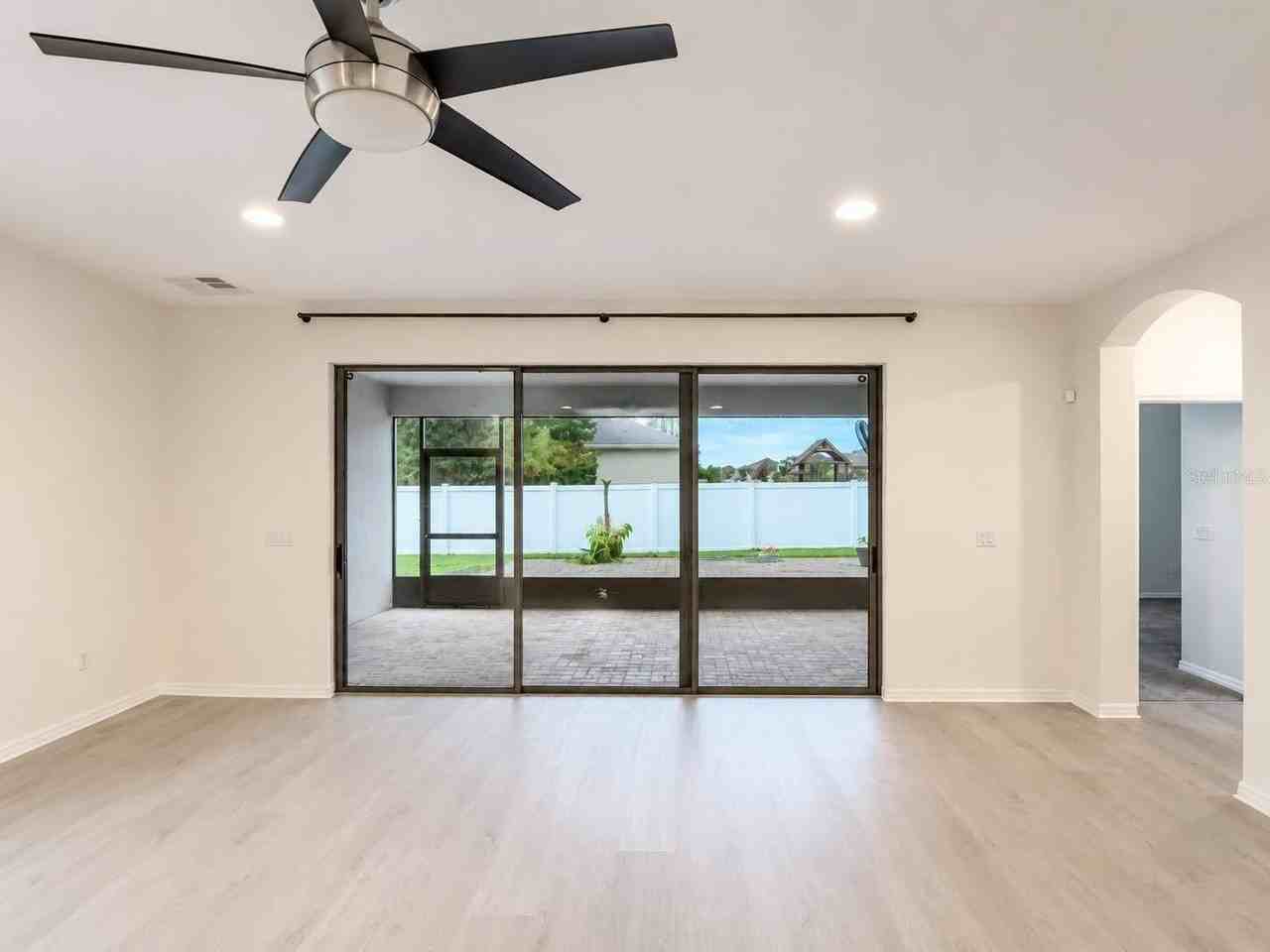 12061 Lidflower St - Photo 5 of 45