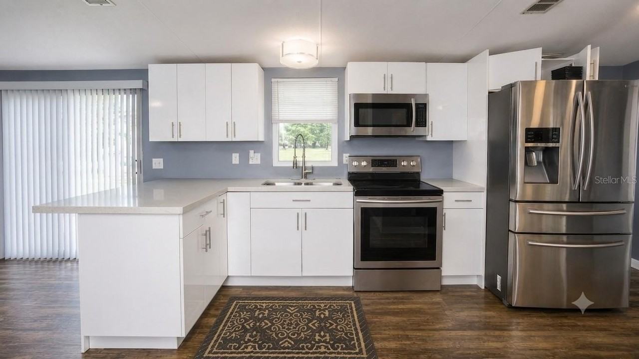 519 Center Crest Blvd - Photo 5 of 11