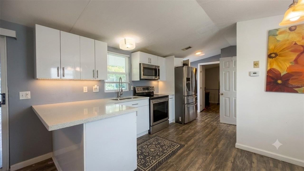 519 Center Crest Blvd - Photo 6 of 11