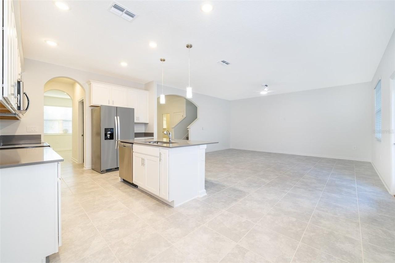 2790 Armstrong Ave - Photo 4 of 27