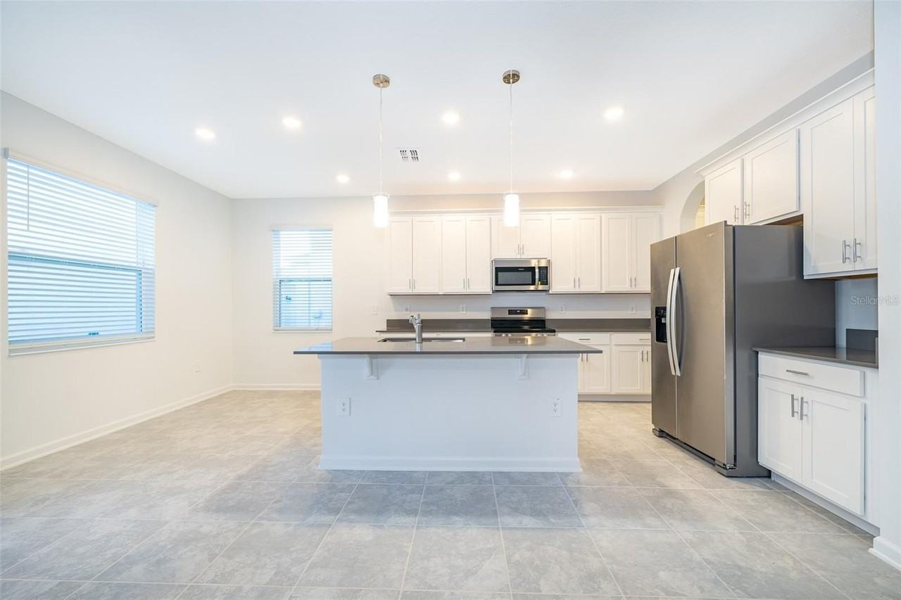 2790 Armstrong Ave - Photo 6 of 27