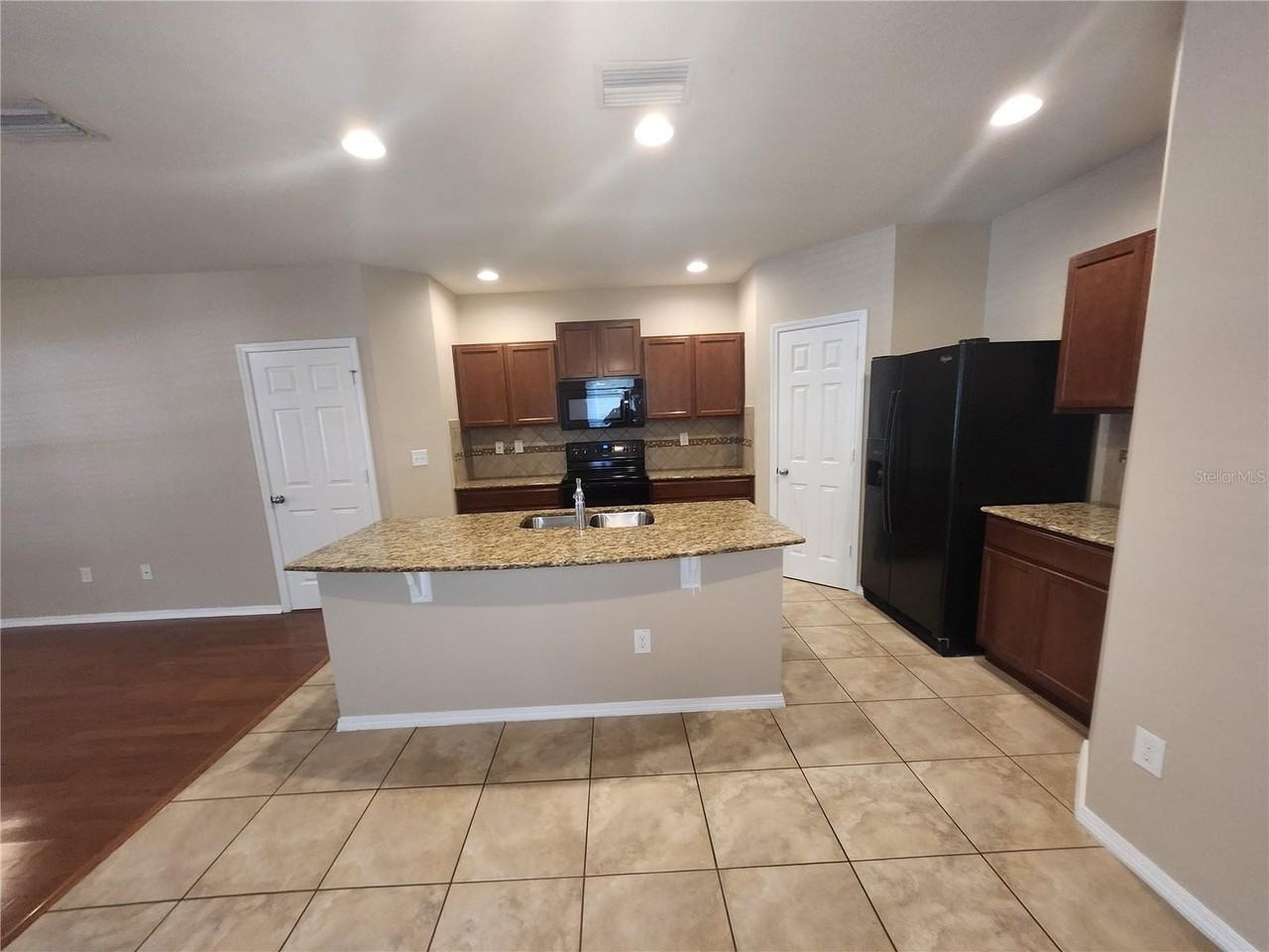 4721 Chatterton Way - Photo 5 of 17