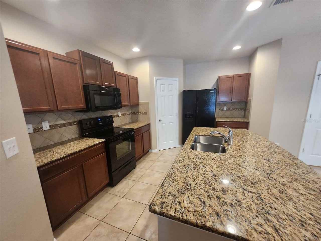 4721 Chatterton Way - Photo 6 of 17