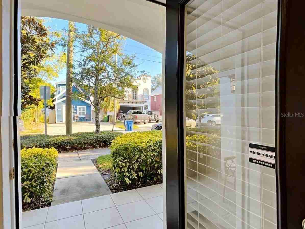 407 S Oregon Ave - Photo 4 of 50