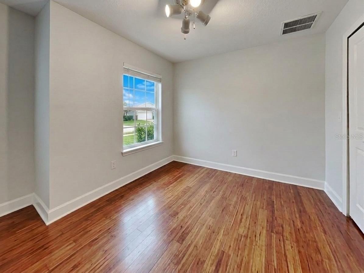 407 S Oregon Ave - Photo 6 of 50