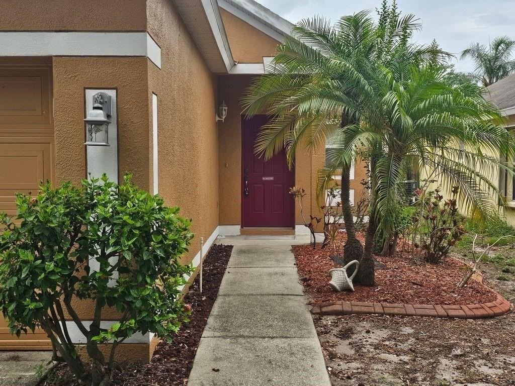 7625 Clovelly Park Pl - Photo 2 of 12