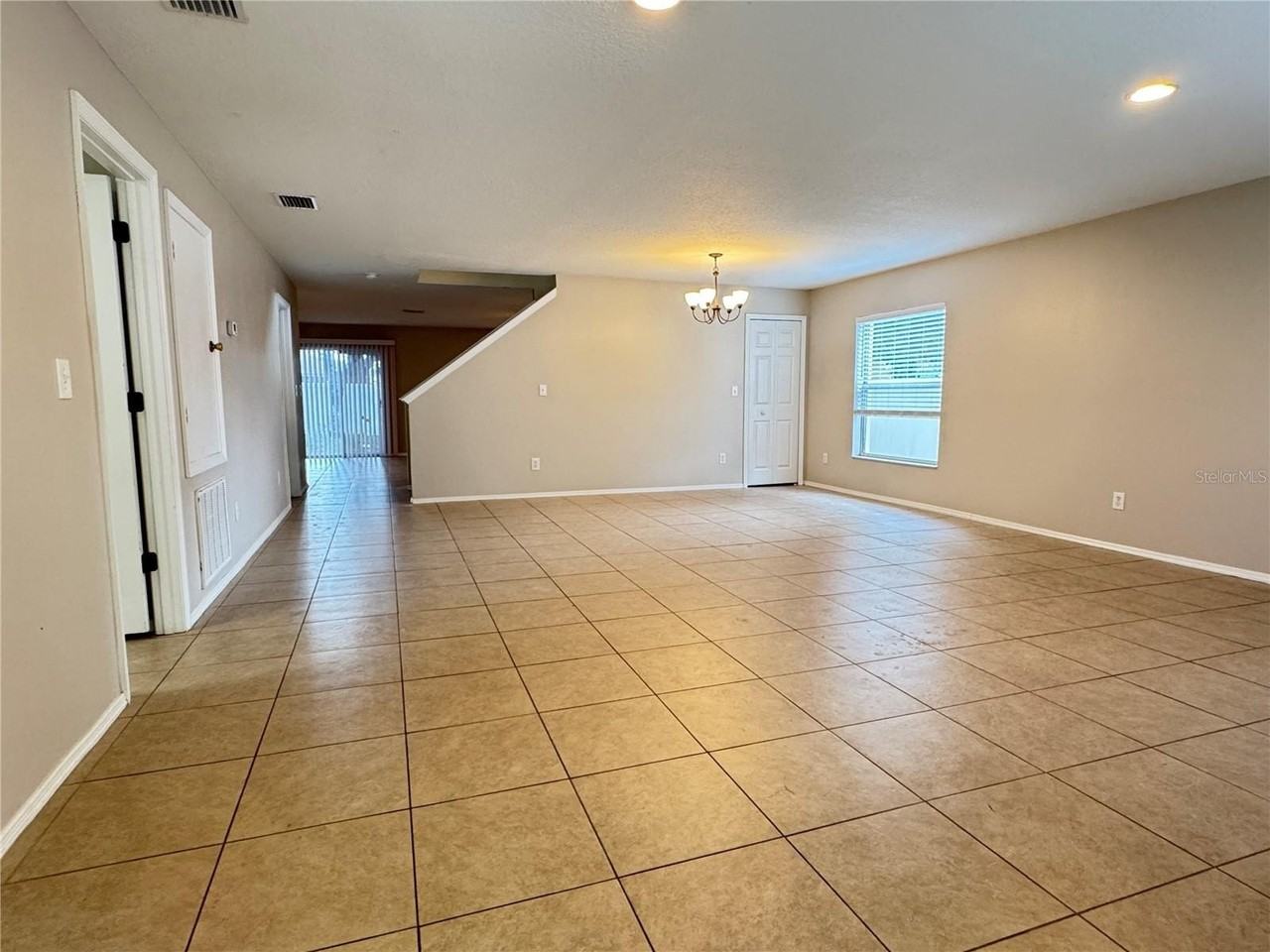 13807 Fareham Rd - Photo 2 of 29