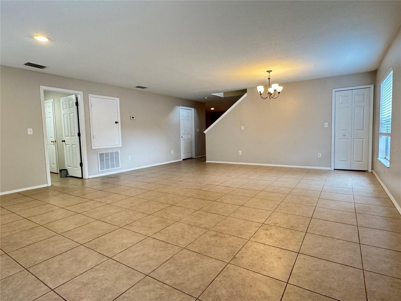 13807 Fareham Rd - Photo 7 of 29