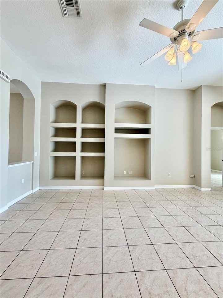 2708 Wood Pointe Dr - Photo 4 of 48