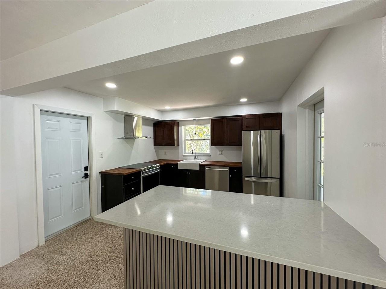 701 52nd Ave S - Photo 5 of 18