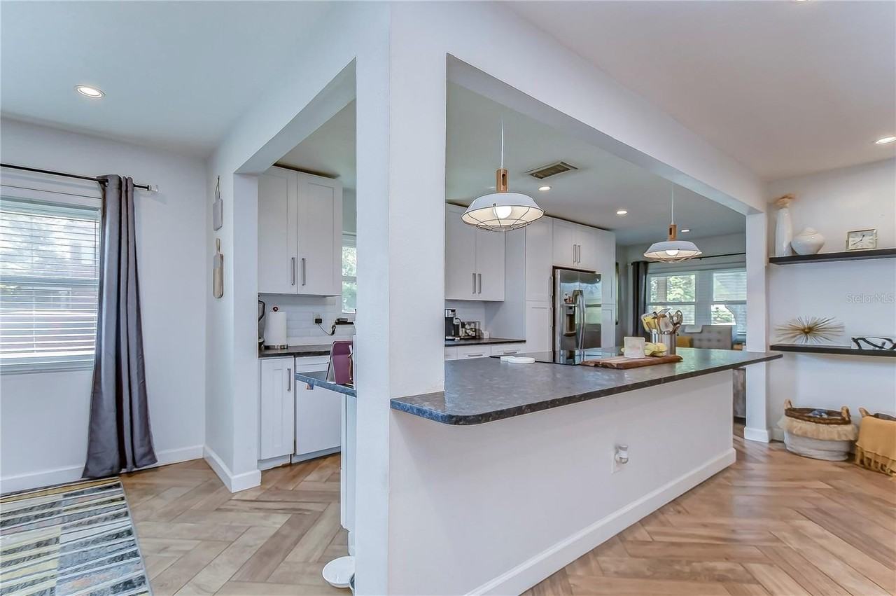113 W Davis Blvd - Photo 4 of 16