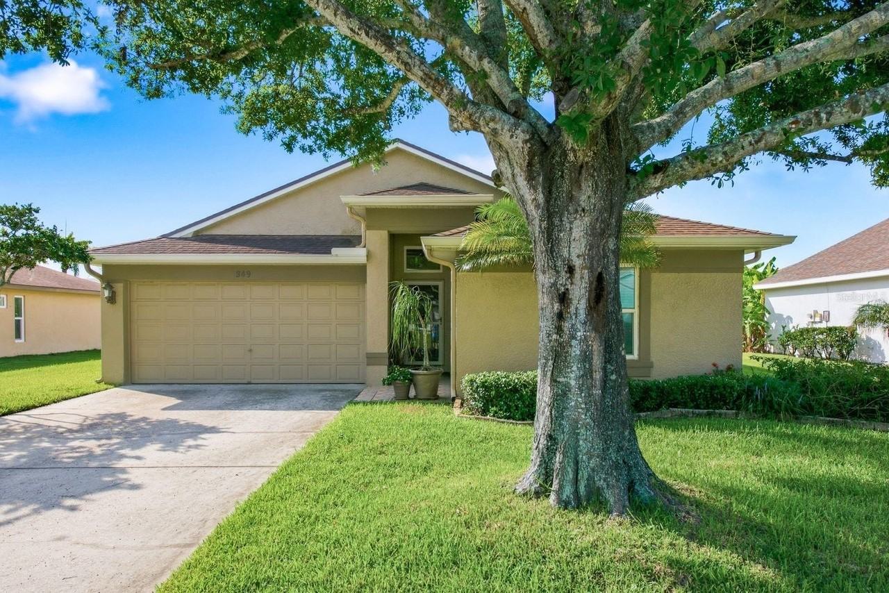 349 Fountainview Cir - Photo 2 of 35