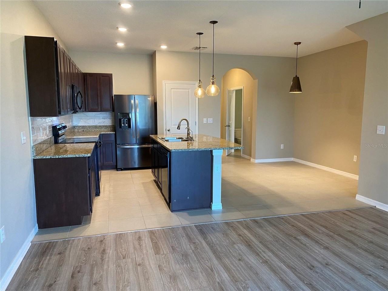8642 Falling Blue Pl - Photo 7 of 26