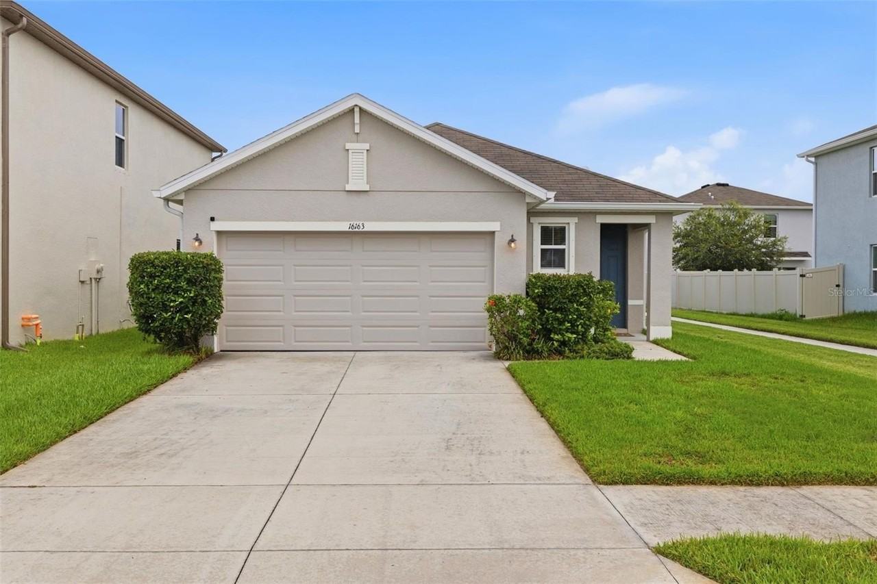 16163 Silent Sands Ln - Photo 2 of 35