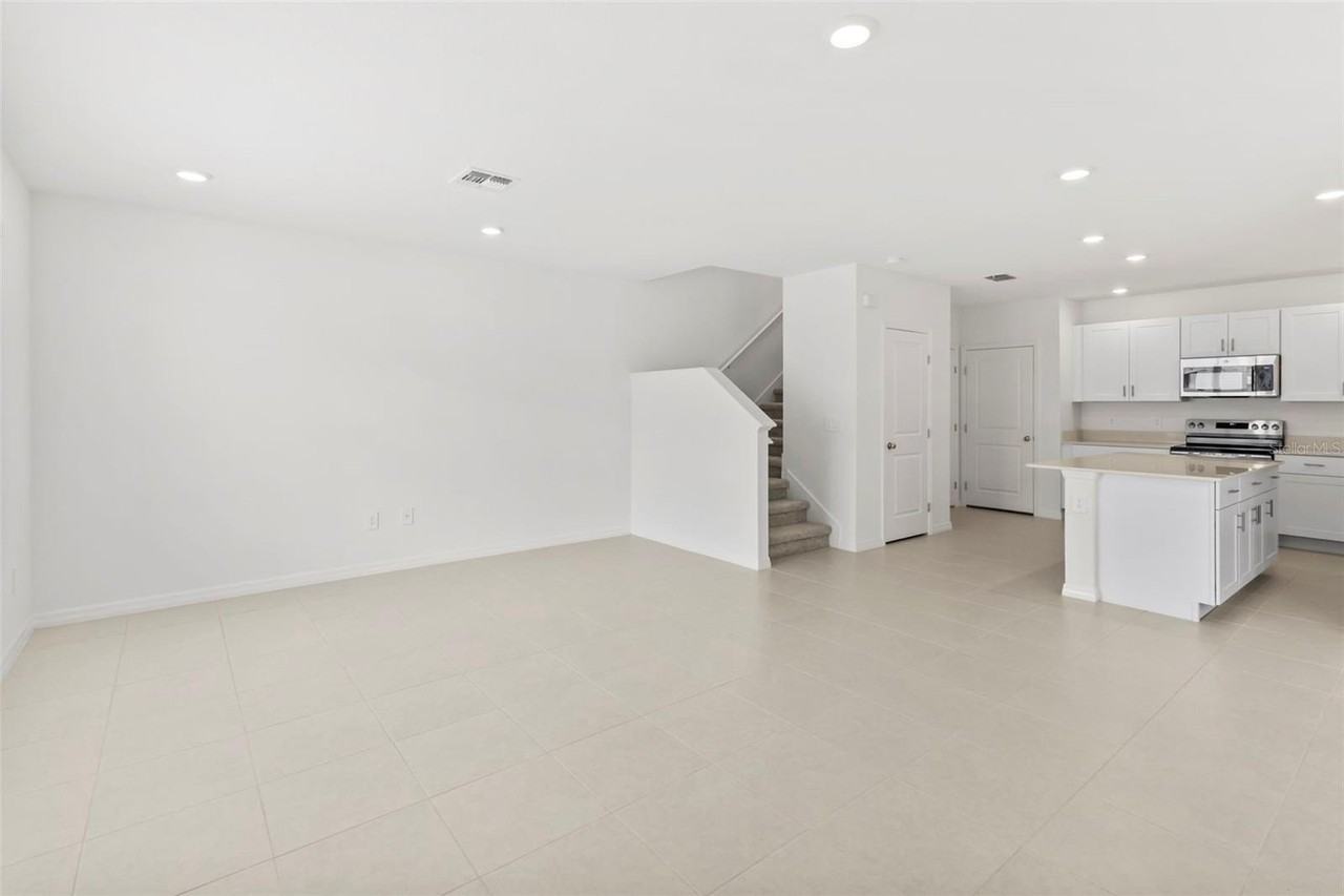 10624 Sage Canyon Dr - Photo 4 of 38