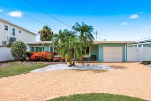 580 Baywood Dr N - Photo 1 of 1