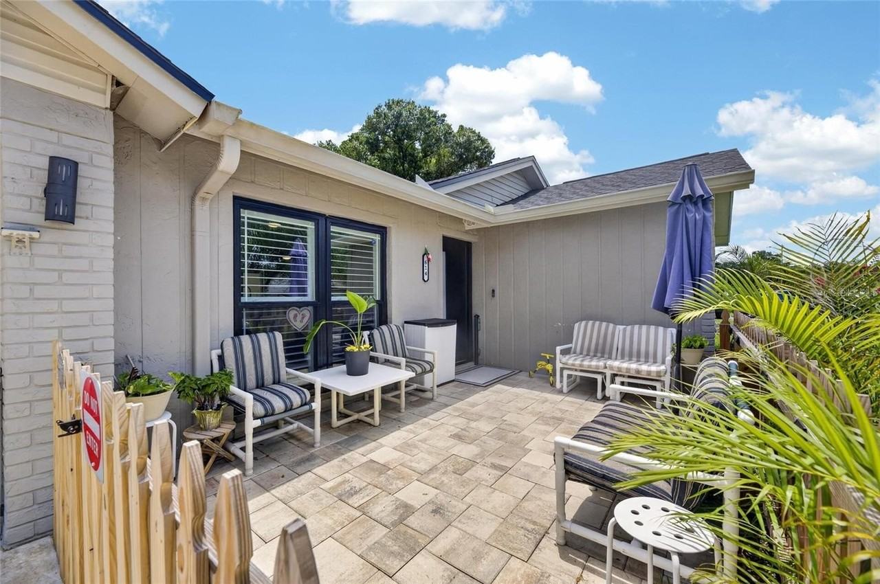 614 Stillview Cir - Photo 4 of 46