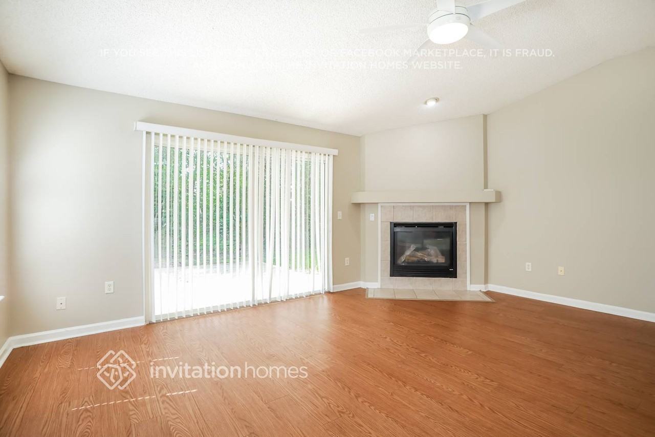 1807 Moss Creek Dr - Photo 4 of 17