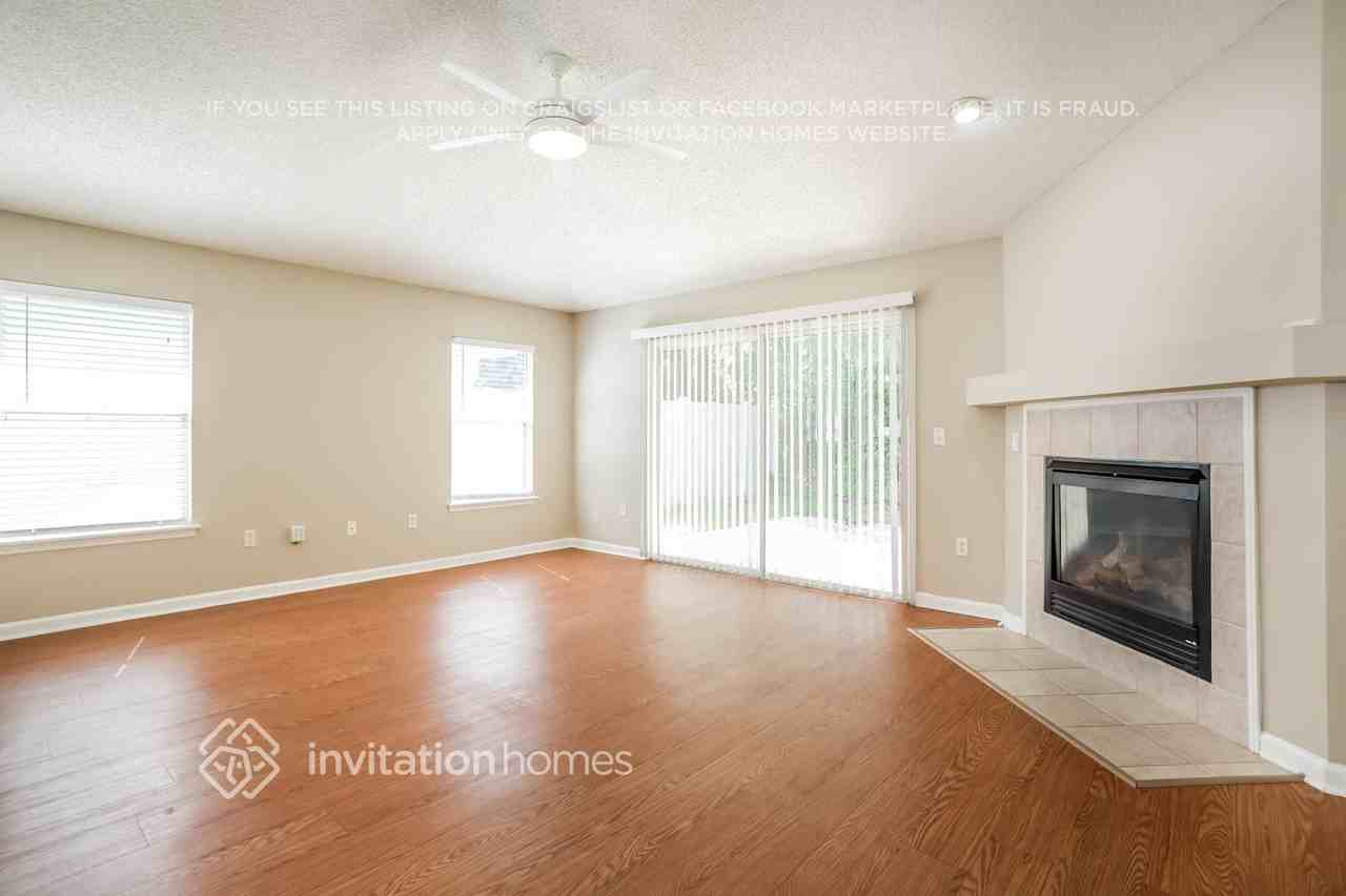 1807 Moss Creek Dr - Photo 6 of 17
