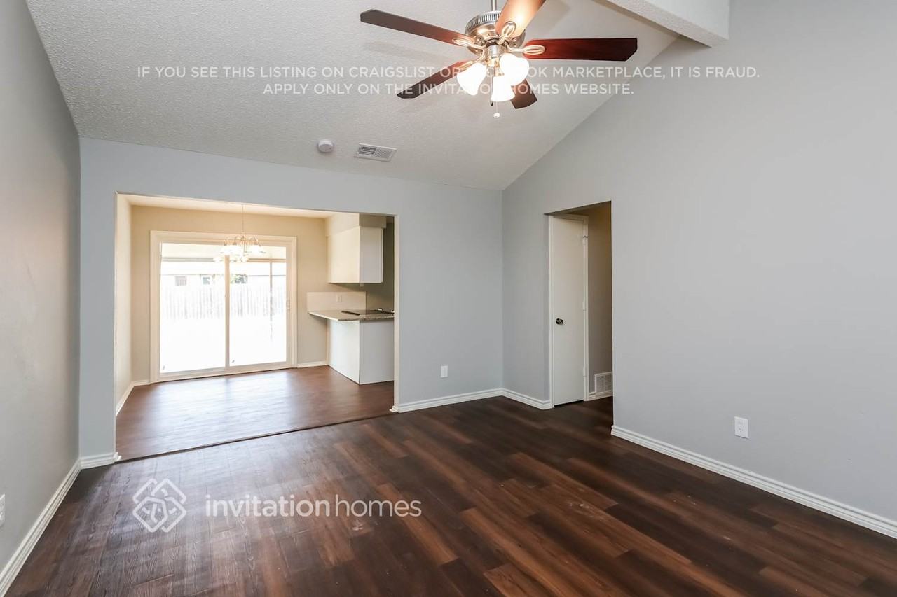 627 Plainview Dr - Photo 2 of 21