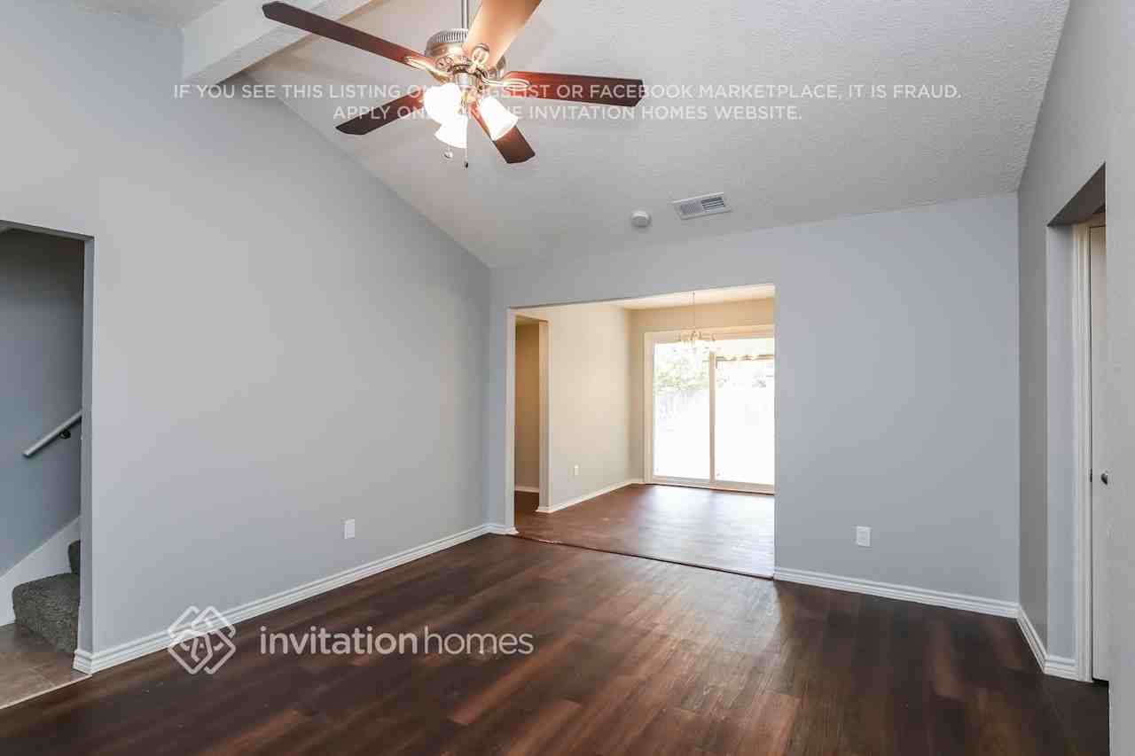 627 Plainview Dr - Photo 4 of 21