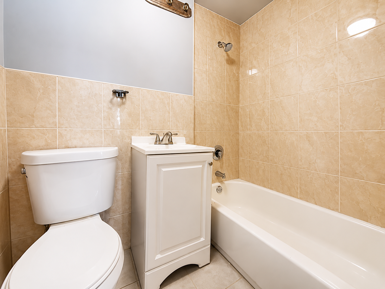 700 N 5th St #2B - Photo 2 of 6