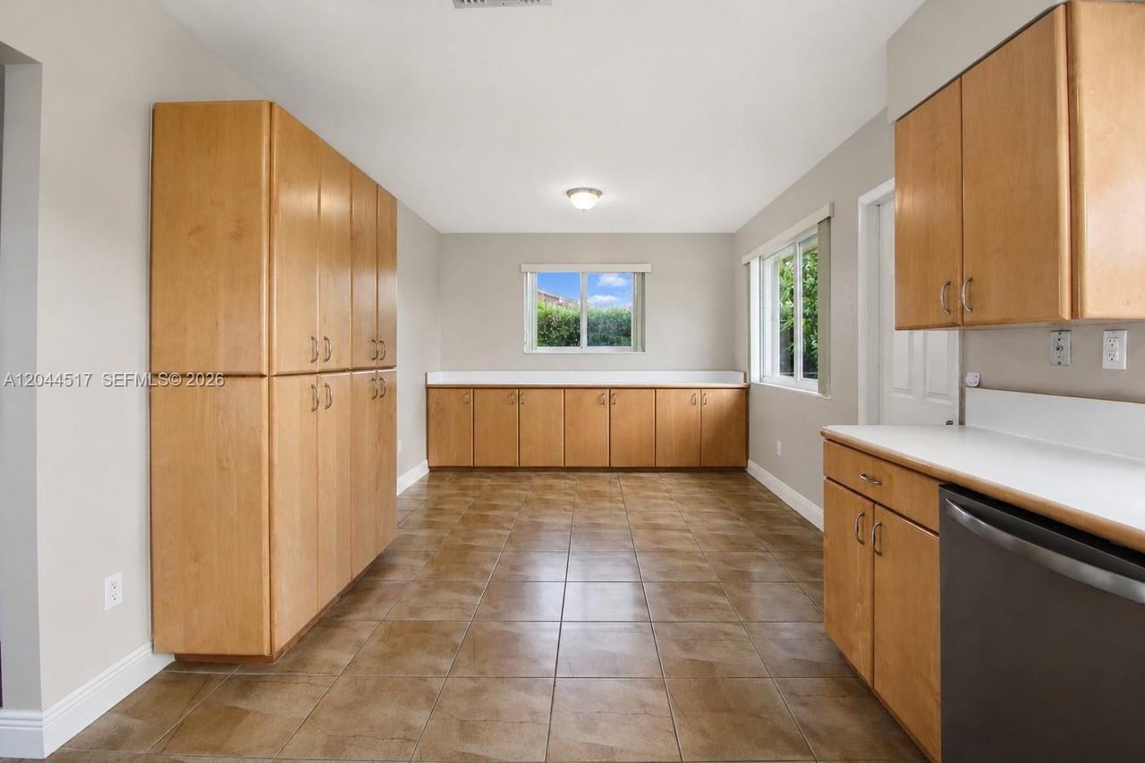 15445 Sw 99th Ave - Photo 5 of 8