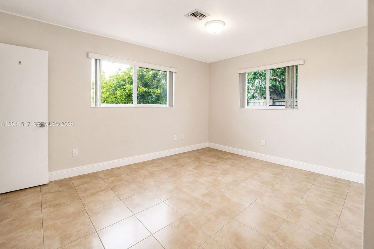 15445 Sw 99th Ave - Photo 6 of 8