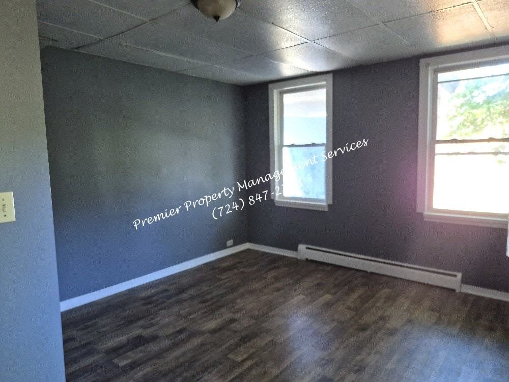 421 Schiller Street, Unit A - Photo 7 of 12