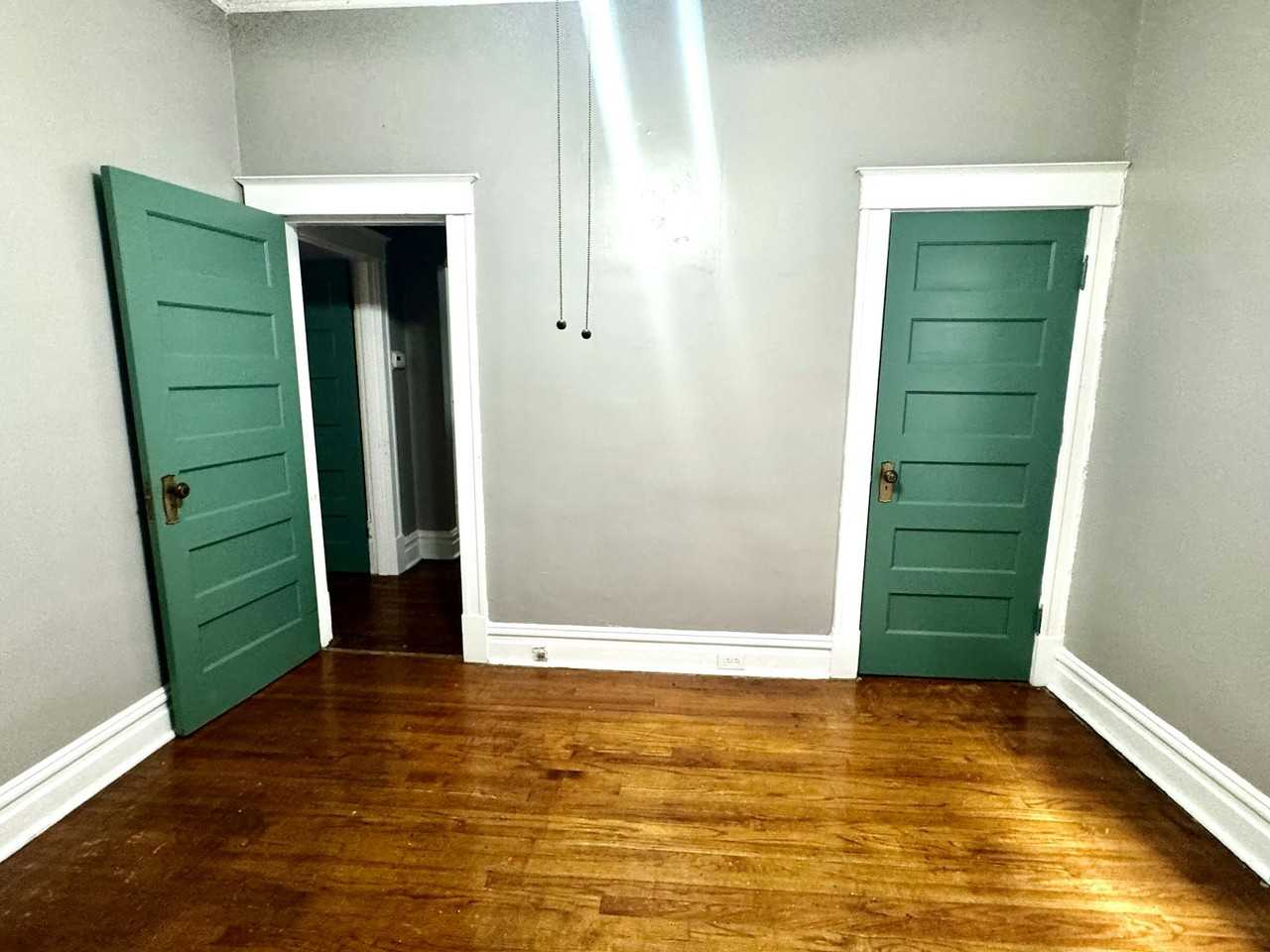 6027 McPherson Avenue, Unit 6027 - Photo 3 of 33