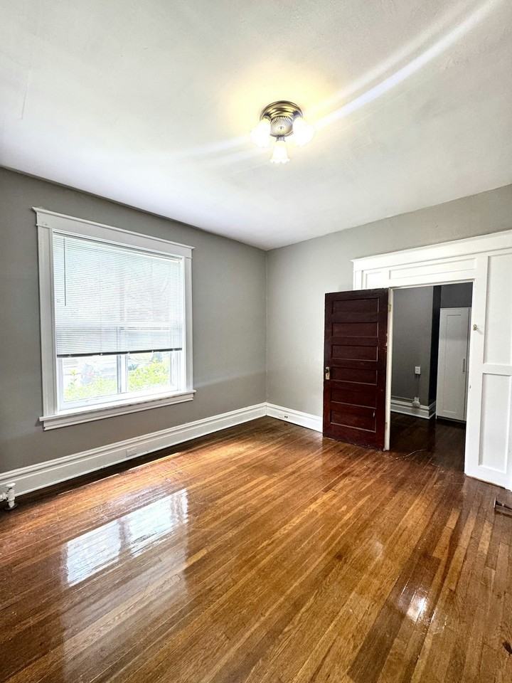 6027 McPherson Avenue, Unit 6027 - Photo 4 of 33