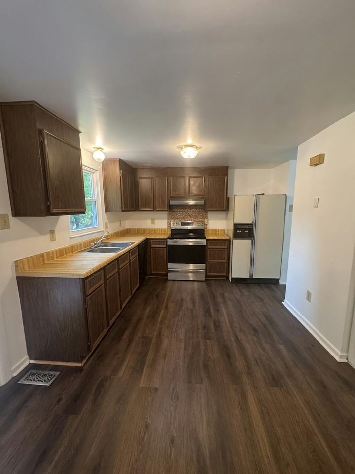 6401 Brambleton Road - Photo 4 of 9