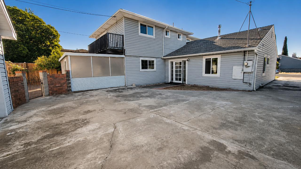 2132 Forbes Avenue - Photo 2 of 43