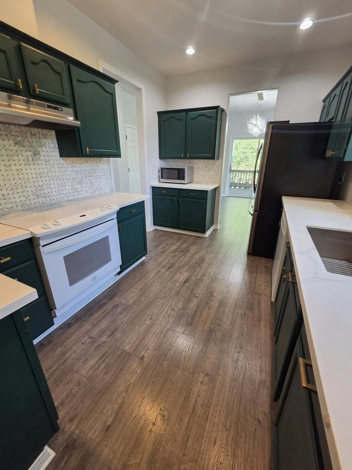 7490 SW Neptune Ct - Photo 2 of 26