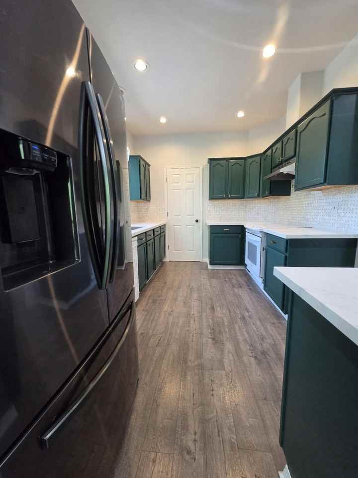 7490 SW Neptune Ct - Photo 5 of 26